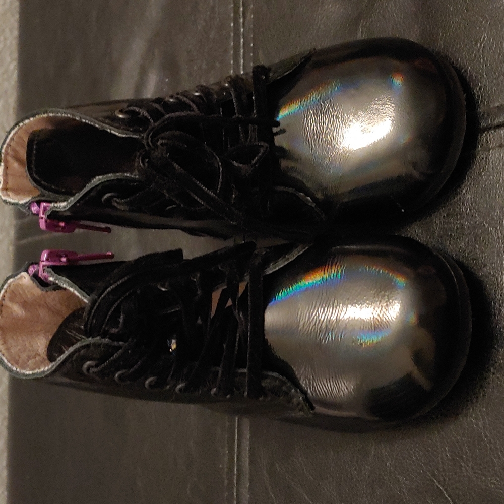Spellbound Soles Oilslick Bus Size 7 toddler